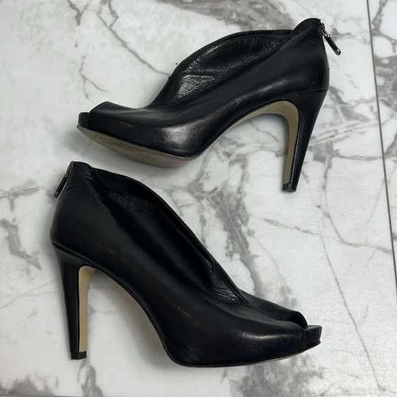 B. Makowsky Black Leather Nyle Shooties Size 7.5M - Picture 10 of 13